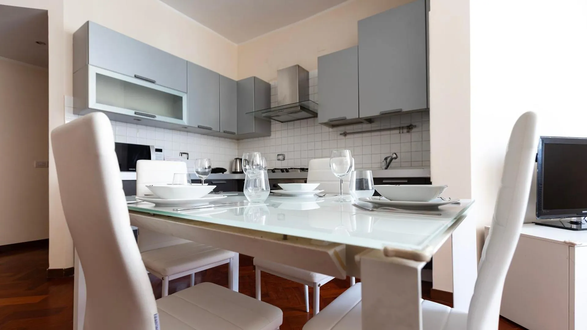 Italianway - Sismondi 74 Apartamento Milão 0*,  Itália